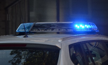 Нетрезвый маляр на угнанной машине сбил полицейского в Петербурге