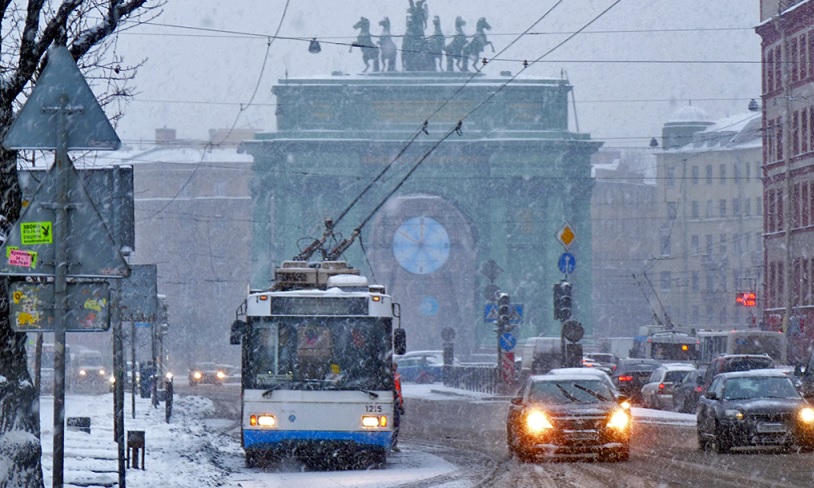 В СПб изменится график работы транспорта на новогодние праздники