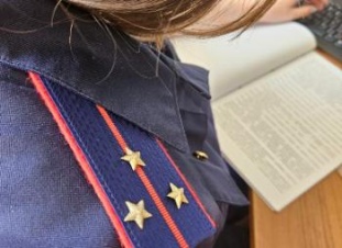 Два охотничьих ружья и патроны нашли у матери подозреваемого в распространении наркотиков