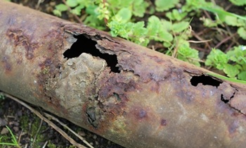 «Вы всем районом не можете трубу залатать!»