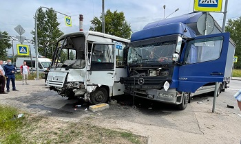 Погибла пассажирка маршрутки в результате ДТП в Пушкине 