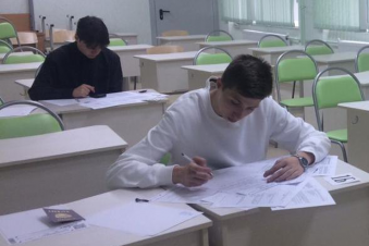 Около 800 девятиклассников региона сдали экзамен по математике в резервный срок