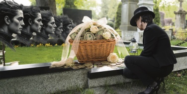 Миллионы – в брачной корзине, муж – в гробу, вдова – в суде