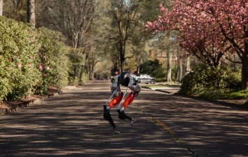 Роботы научились бегать