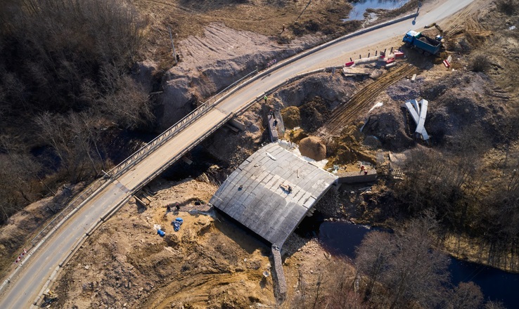Летом завершится строительство моста через реку Ковра в Кировском районе