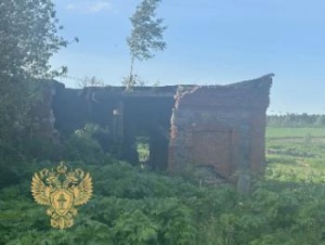 В Терпилицах суд обязал снести опасную «заброшку»