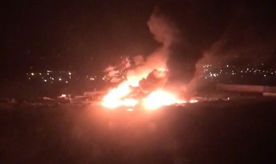 26 пожарных тушили горящую свалку в промзоне на Волхонском шоссе