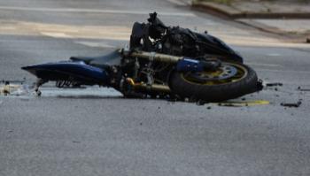 Байкер на «Яве» погиб врезавшись в дерево во Мге