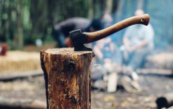 В Кискелово мужчина пытался убить другого топором