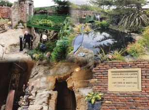 Домик окнами в сад и подземное царство в придачу