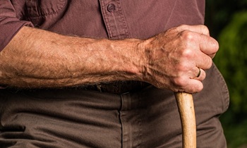 «Добирался из больницы на перекладных»