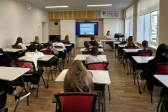 Ленинградские школьники узнали, как кодить на квантах