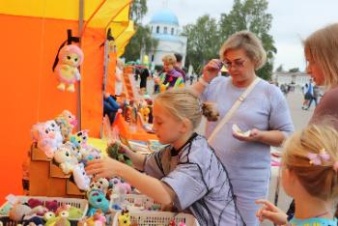 Веселая ярмарка в день выборов в Приозерске 