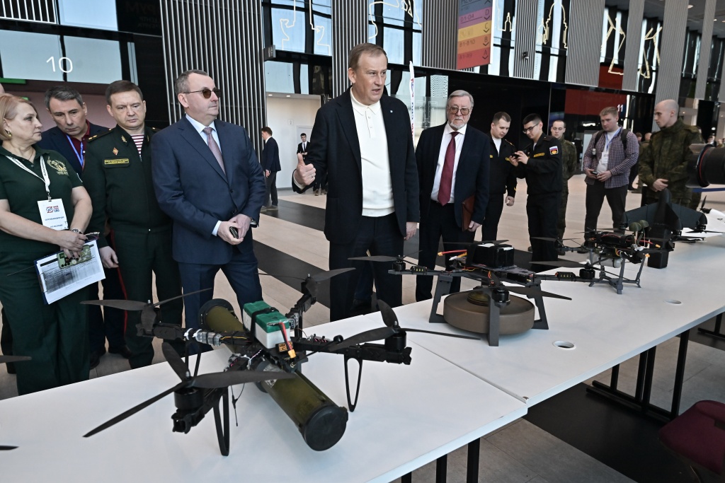 Дрозденко в 23 февраля_3.jpg Дрозденко в 23 февраля_3.jpg