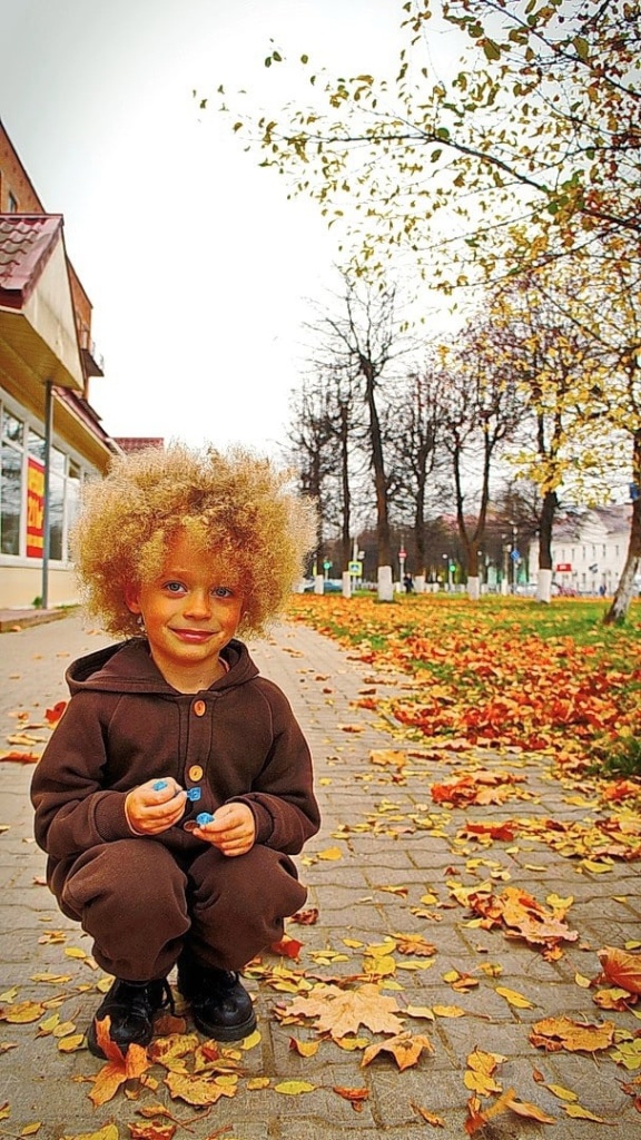 мальчик осень фото Максим Финко1.jpg